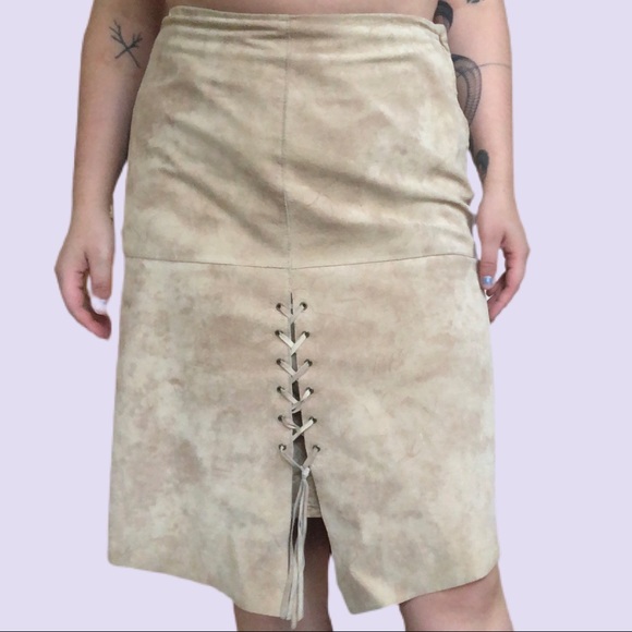 70s inspired suede tie up skirt - Picture 3 of 7